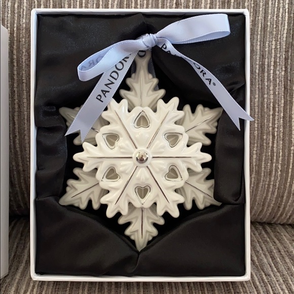 New Pandora 2015 Ornament Snowflake Ceramic with Logo Ribbon In Box - Picture 2 of 8
